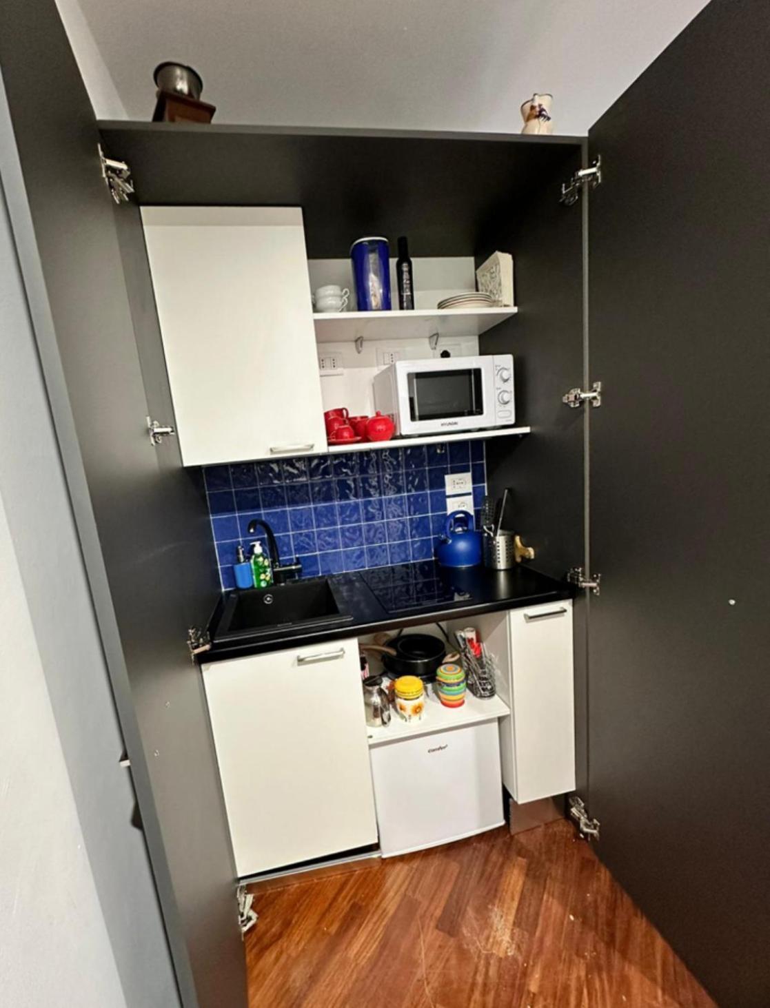 Araba Fenice Apartments - Bari Centro Luaran gambar